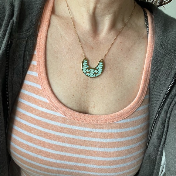 STELLA & DOT Reversible Breezeblock Necklace - Picture 4 of 5